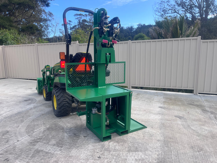 PTO Log splitter with log lifting table