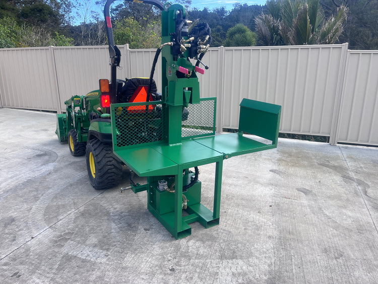 PTO Log splitter with log lifting table