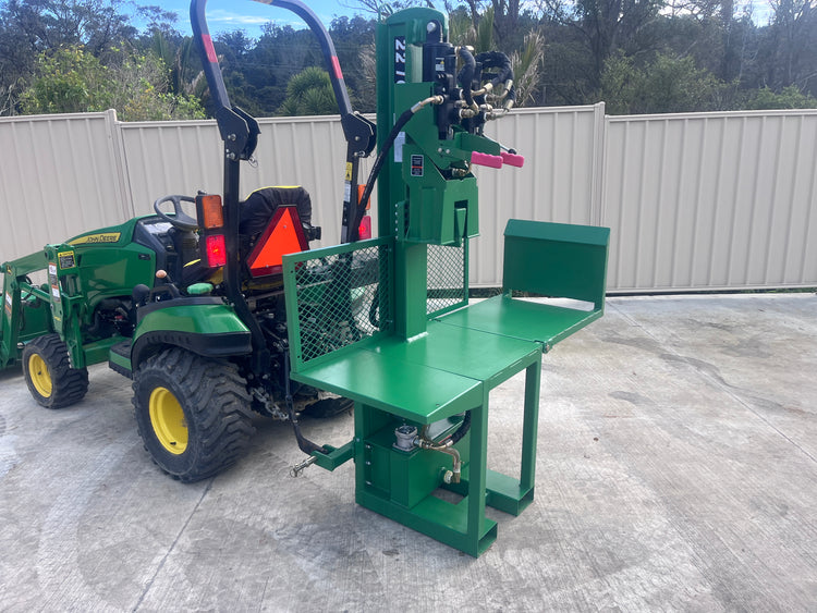 PTO Log splitter with log lifting table