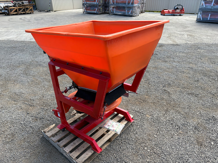 Dexwal Tajfun Lime Spreader (powdered fertiliser) 380L with hydraulic remote OLD Stock